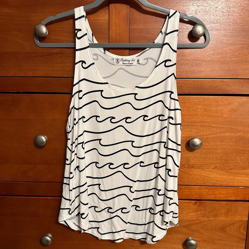 Fighting eel tank, wave print, modal material